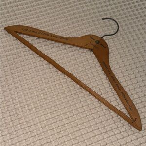 The ‘HUB’ Vintage Wooden Hanger Excellent condition